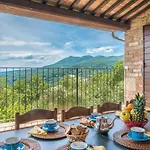 Villa L'alcova 8&2, Emma Sarteano