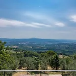 L'alcova 8&2, Emma Villa Sarteano