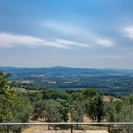 L'alcova 8&2, Emma Villa Sarteano